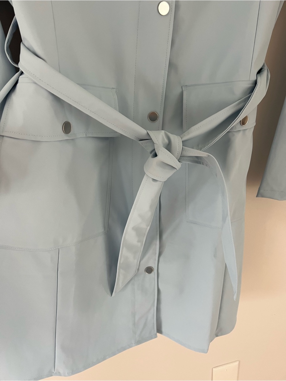 ☔️ NWT RAINS Women’s Curve Rain Coat in Sky Blue - Picture 3 of 11